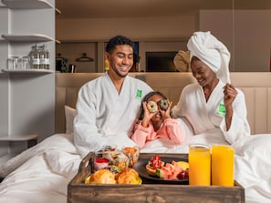 1 間睡房、高級寢具、特厚豪華床墊、房內夾萬