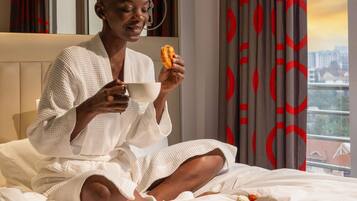 1 bedroom, premium bedding, pillow-top beds, in-room safe