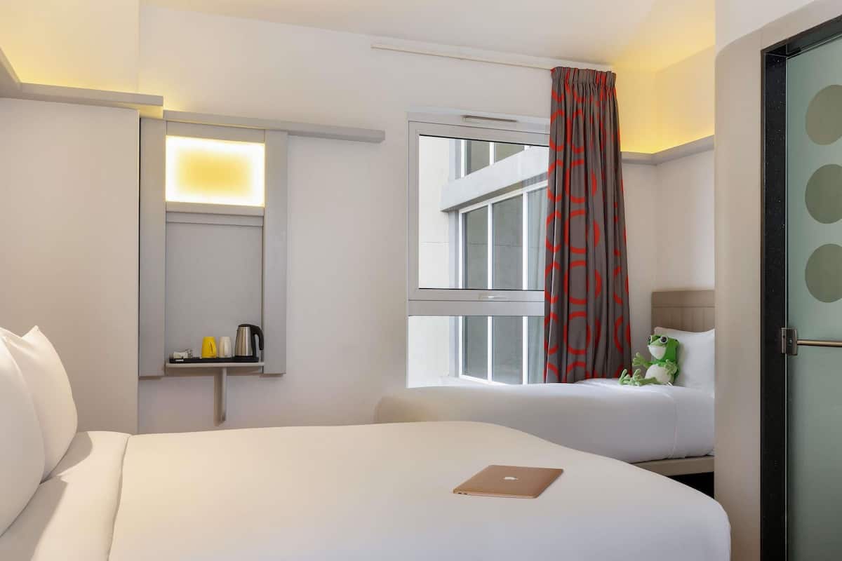 1 bedroom, premium bedding, pillow-top beds, in-room safe
