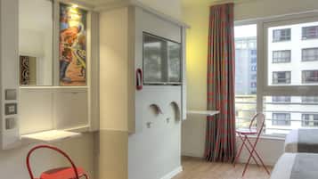 1 bedroom, premium bedding, pillowtop beds, in-room safe