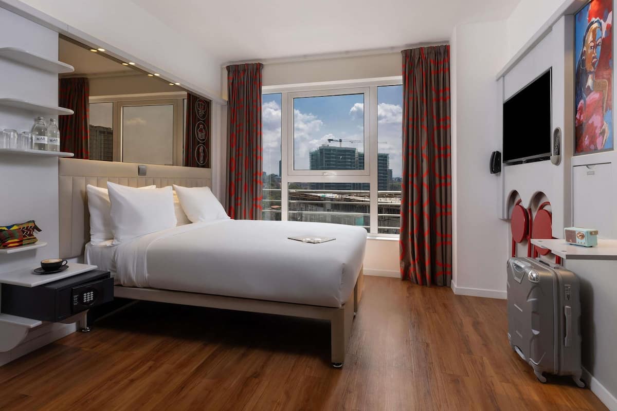 1 bedroom, premium bedding, pillow-top beds, in-room safe