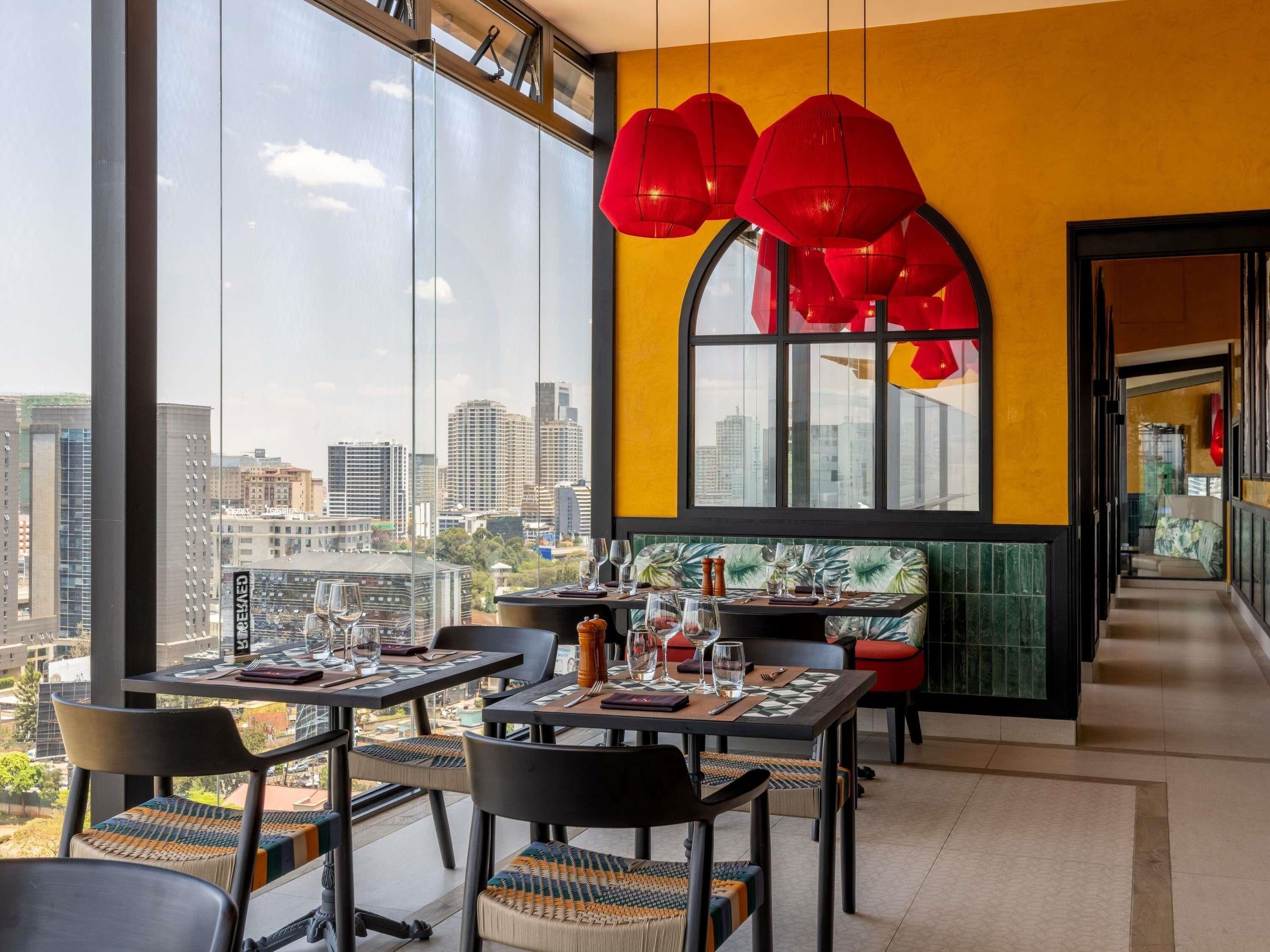 2 restaurants; breakfast, lunch, and dinner served