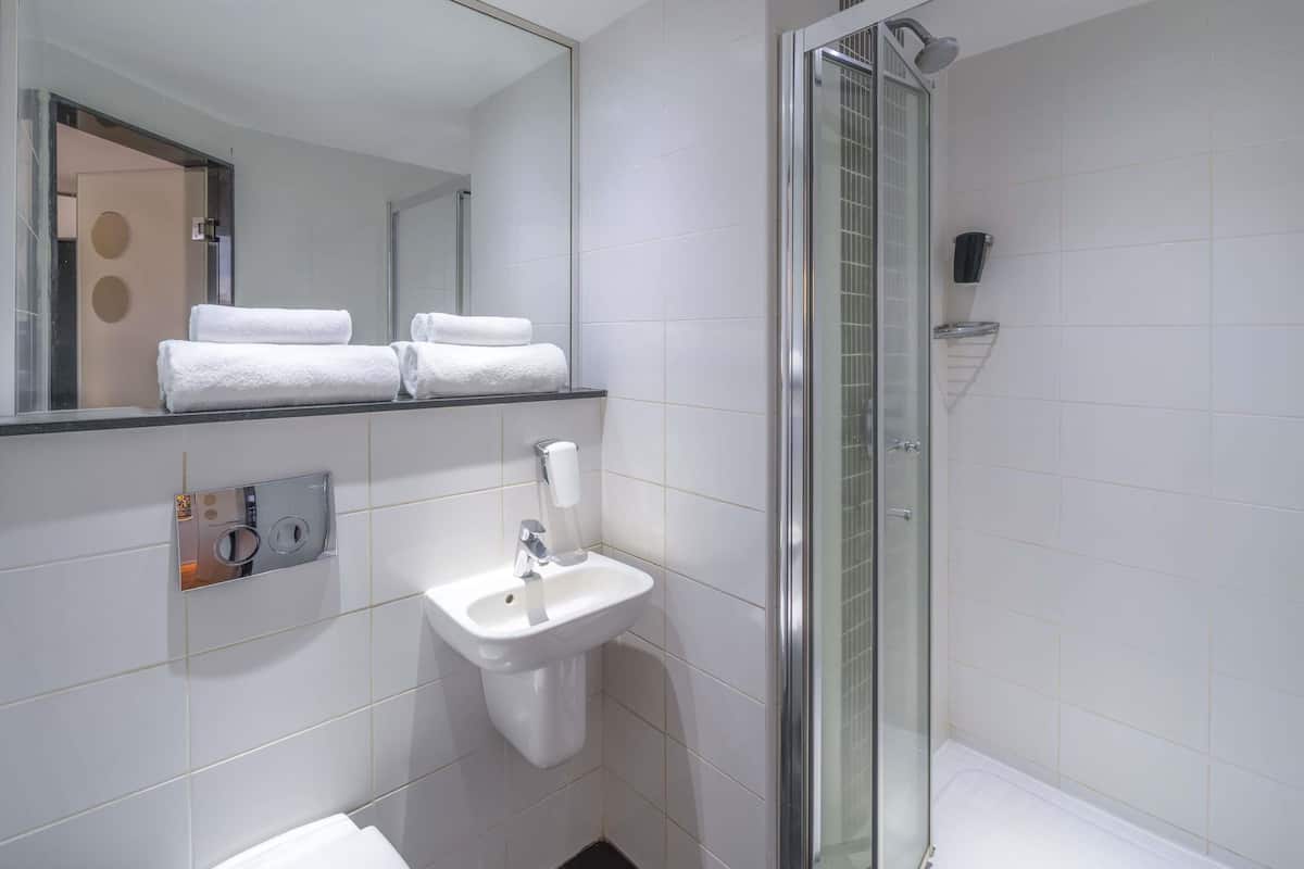 1 bedroom, premium bedding, pillow-top beds, in-room safe