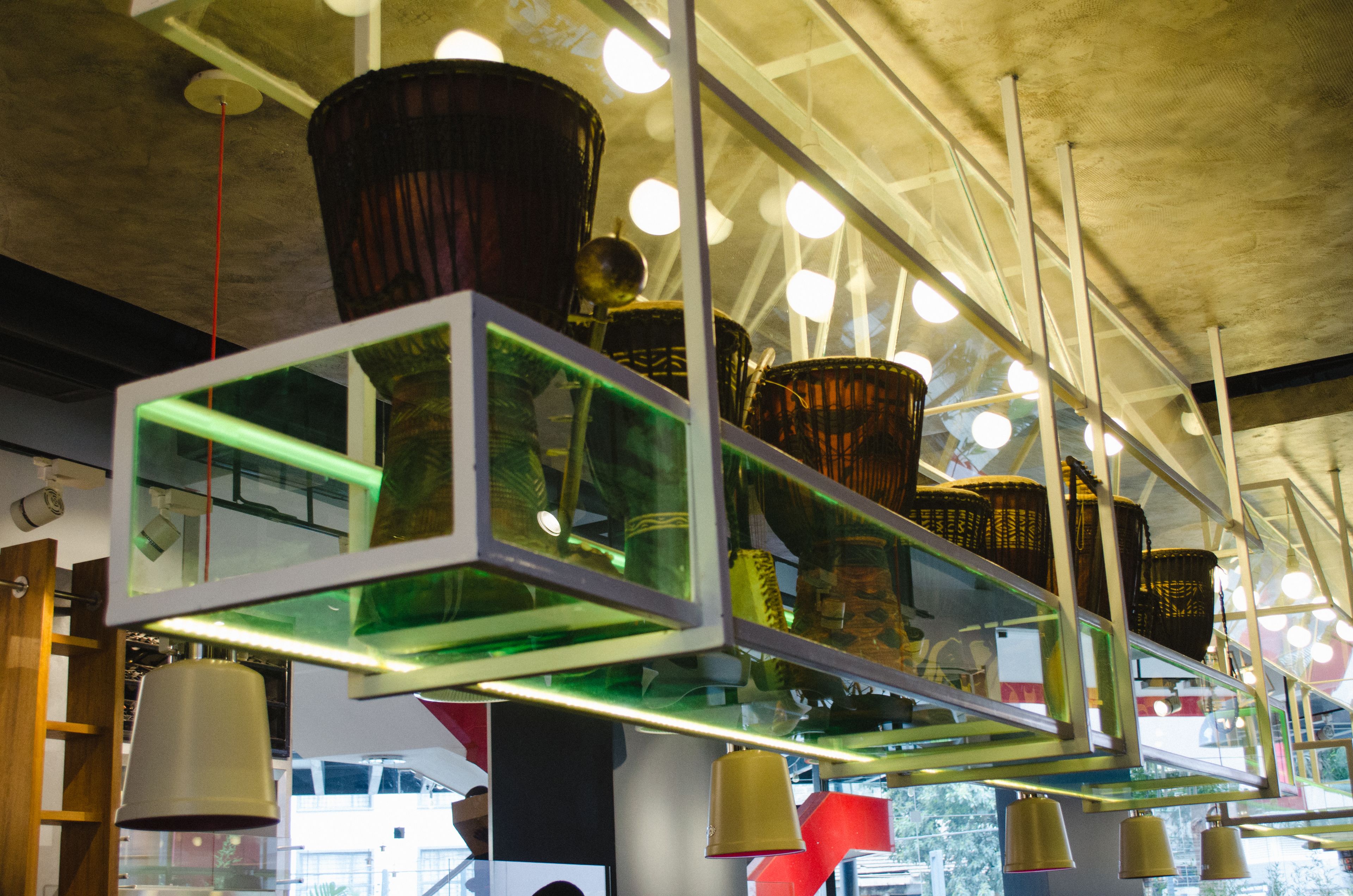 2 restaurants, breakfast, lunch served; local and international cuisine