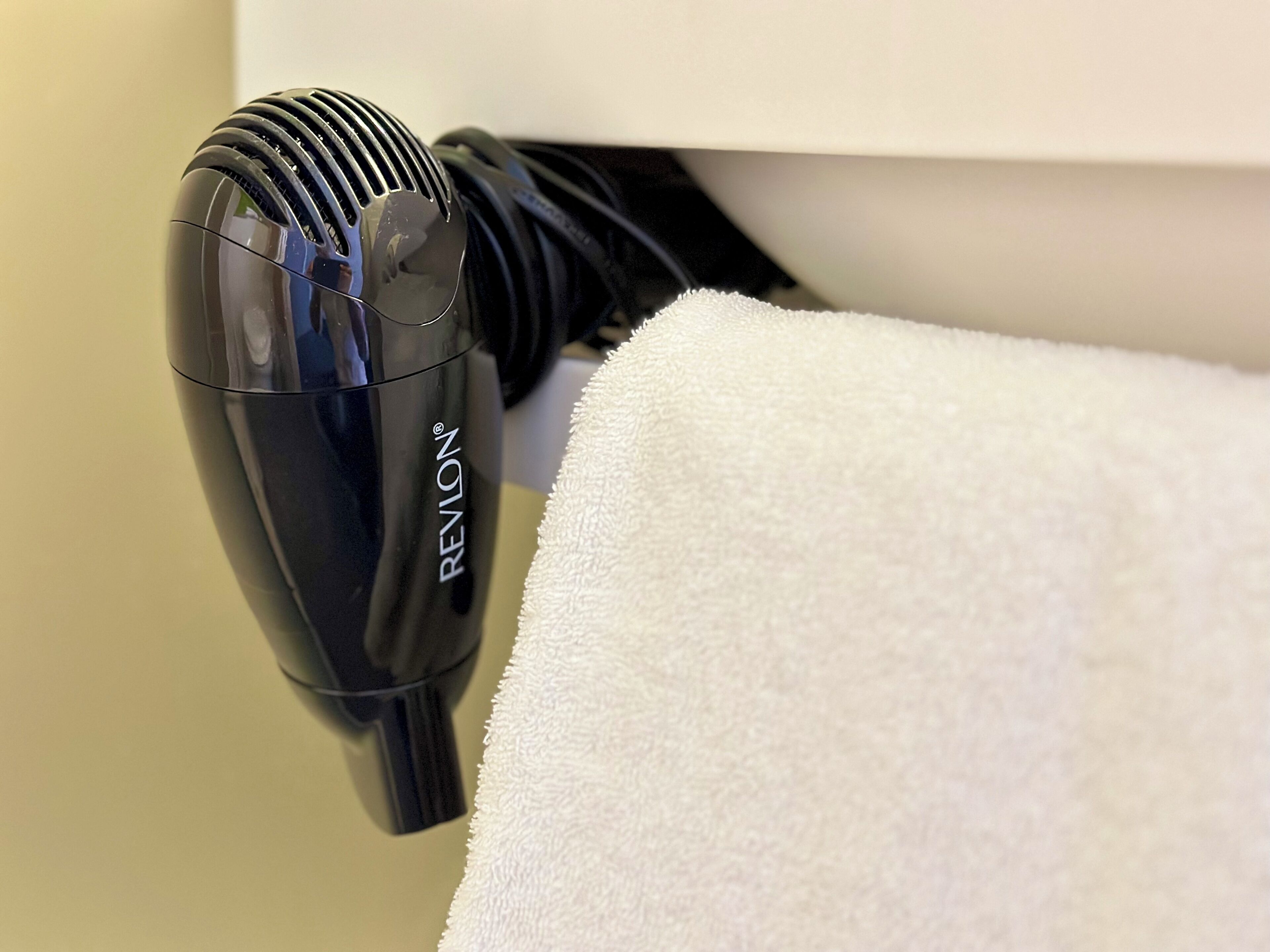 room plus | 1 bedroom, desk, blackout curtains, soundproofing