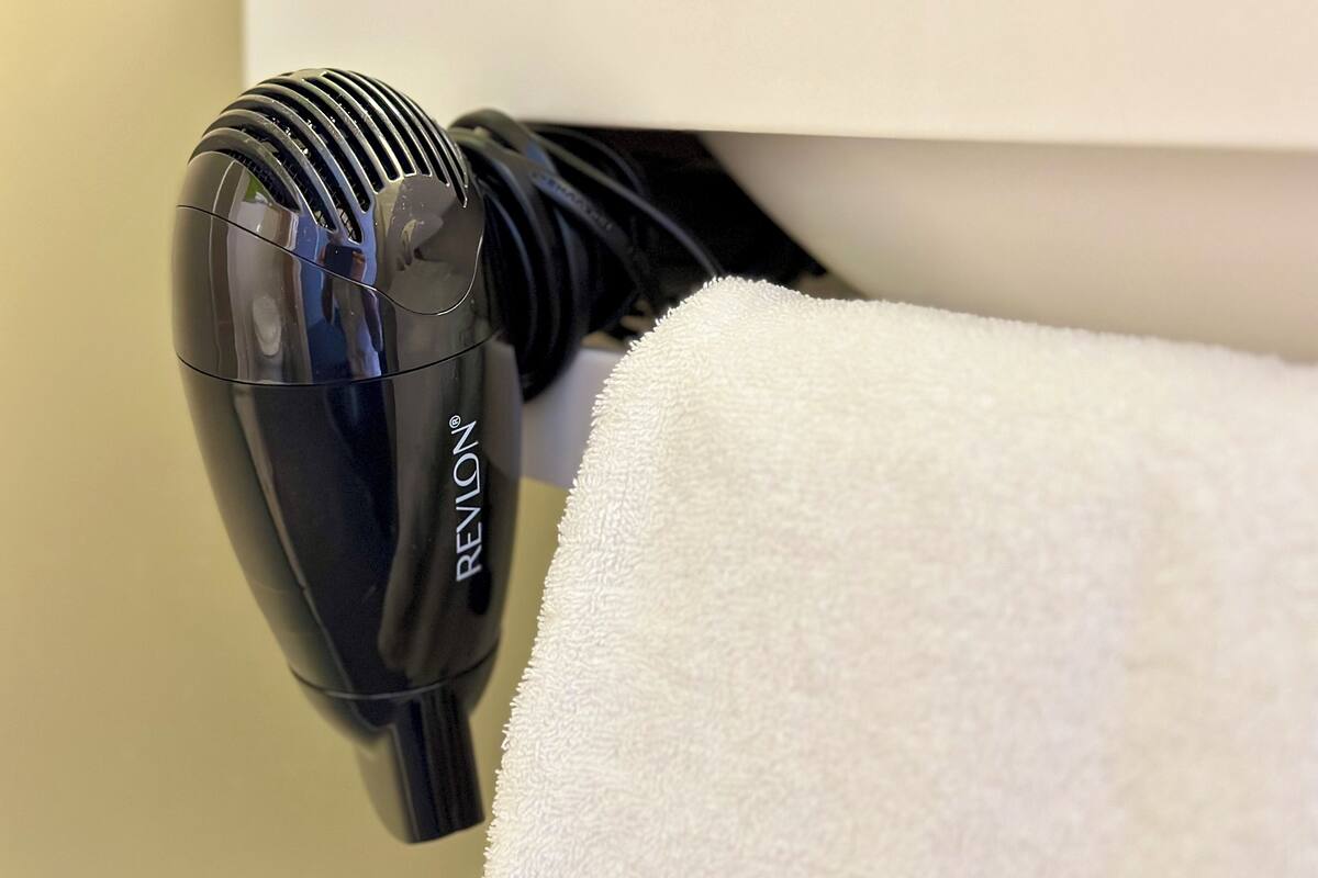 room plus | 1 bedroom, desk, blackout curtains, soundproofing