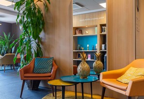 Lobby - B&B HOTEL CHARTRES Océane (Chartres)