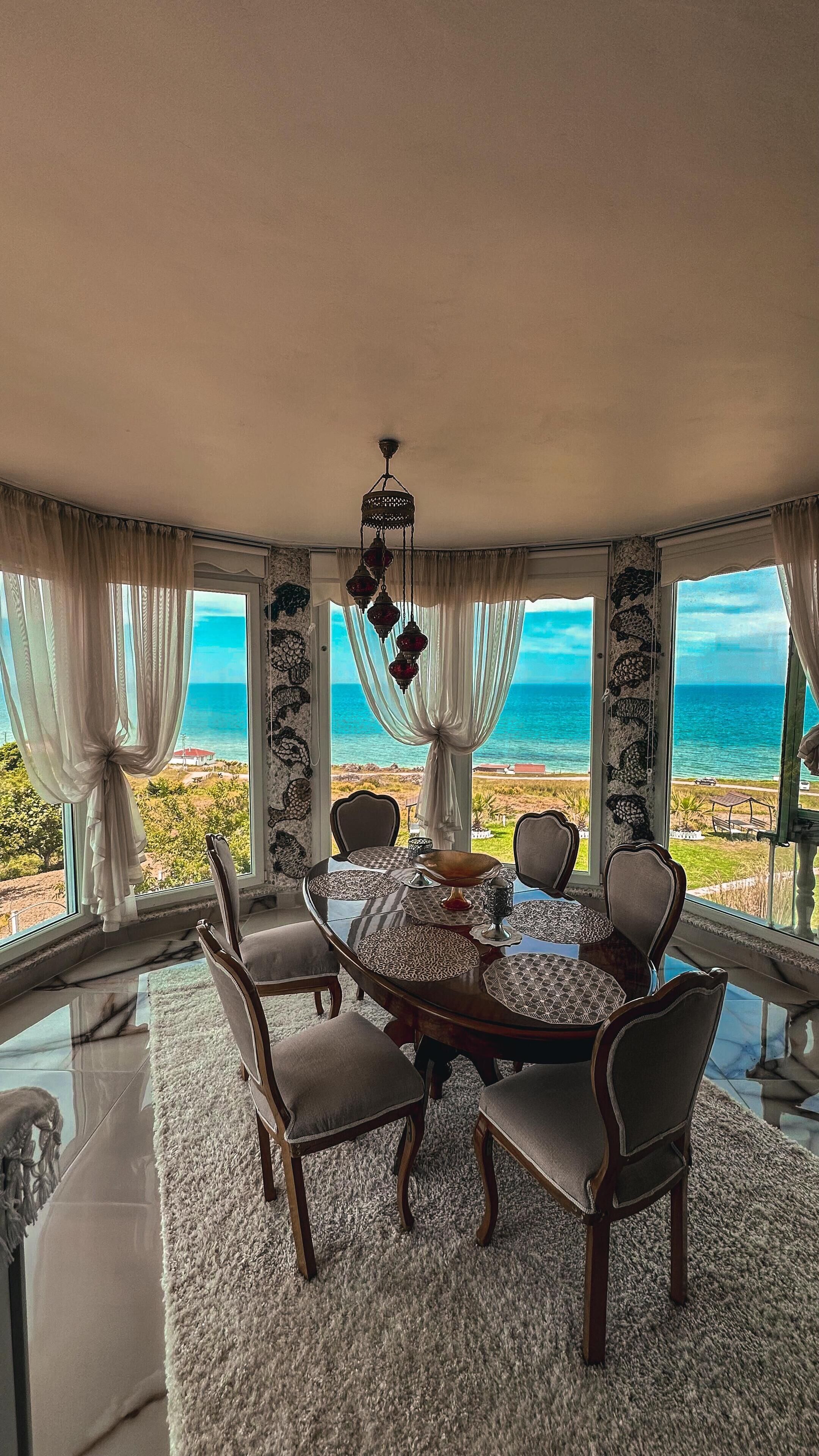 Dúplex familiar | Cocina privada | Frigorífico grande, microondas, horno y placa de cocina