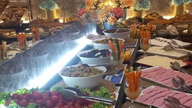每日供應自助早餐 (費用另計)