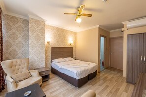 Deluxe-Zimmer | Minibar, Zimmersafe, Schreibtisch, kostenloses WLAN