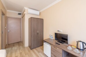 Deluxe-Zimmer | Minibar, Zimmersafe, Schreibtisch, kostenloses WLAN