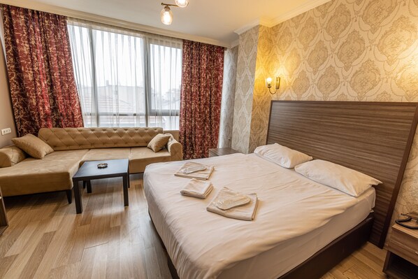 Deluxe Room | Minibar, in-room safe, desk, free WiFi - Blue Otel (Istanbul)