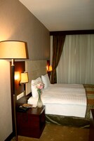 Free minibar items, in-room safe, desk, soundproofing