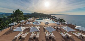 Seasonal outdoor pool - Mercure San Sebastian Monte Igueldo (San Sebastián)