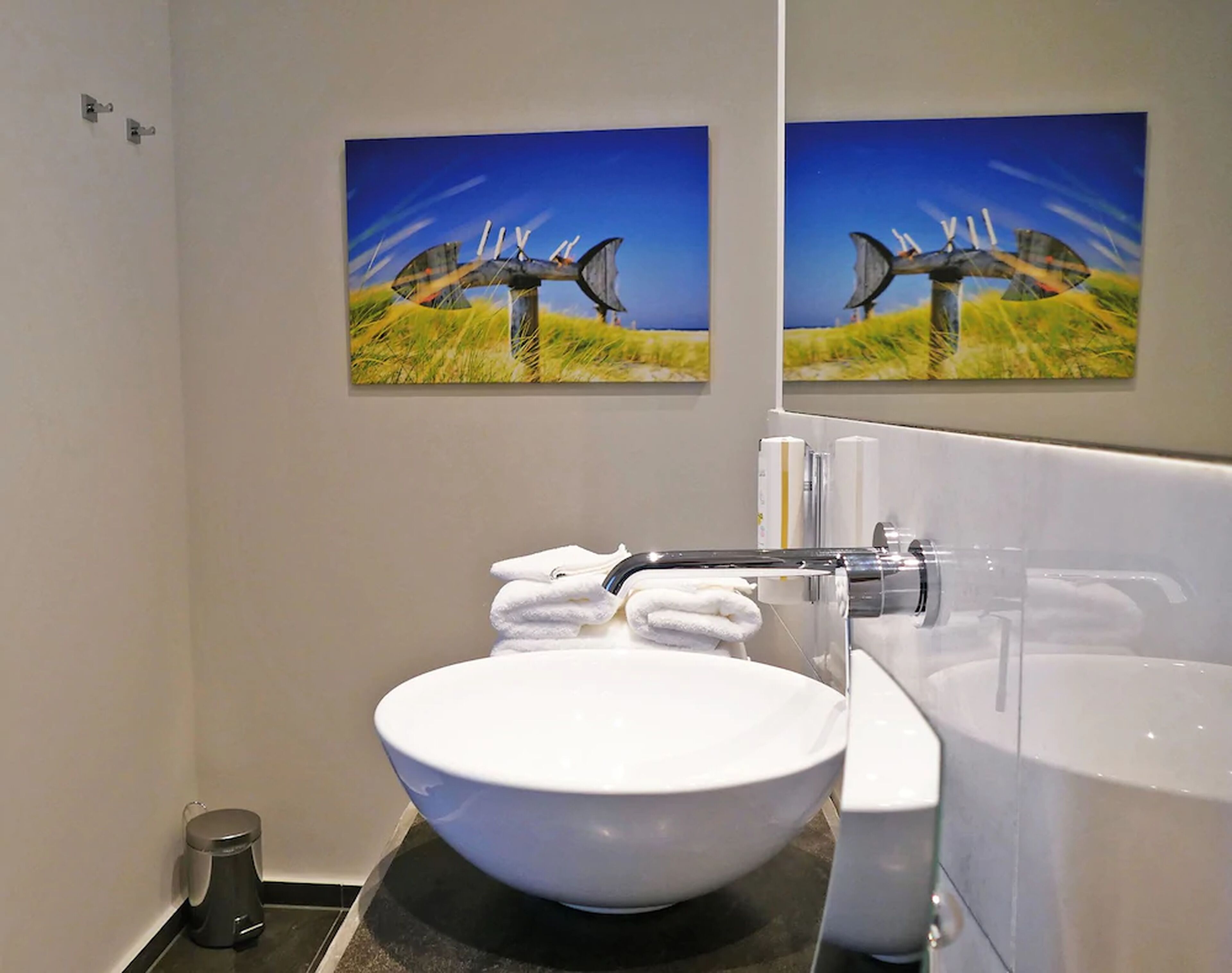 shower, free toiletries, towels