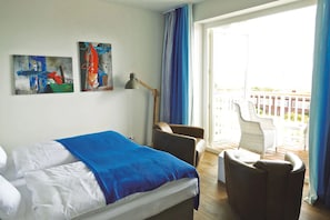 Premium bedding, minibar, in-room safe, desk