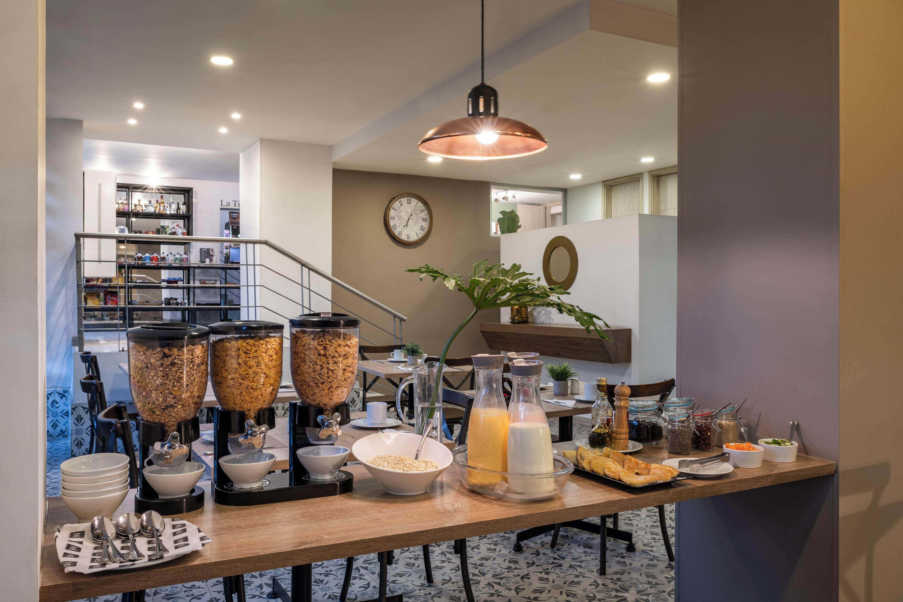 free daily full breakfast