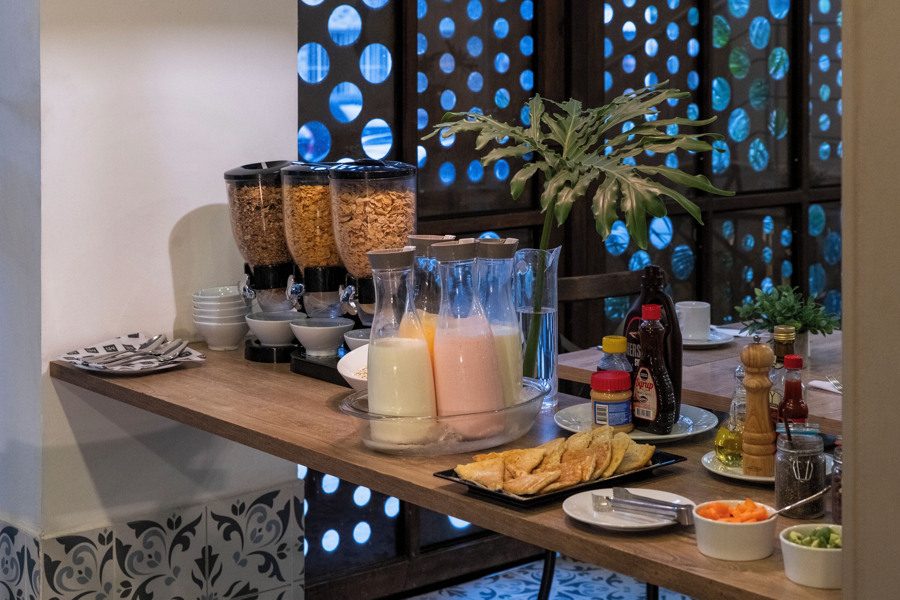 free daily full breakfast