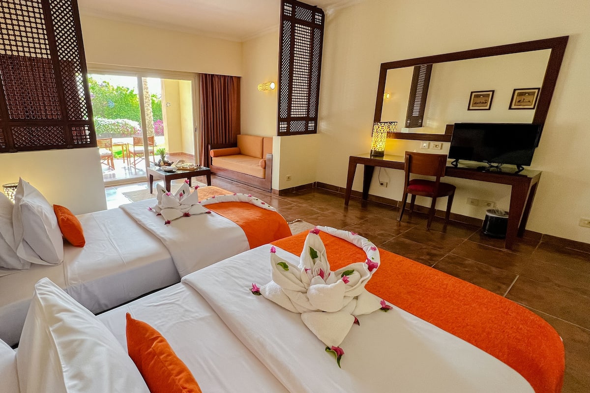Habitación superior, vistas al jardín | Minibar, caja fuerte, sistema de insonorización y ropa de cama