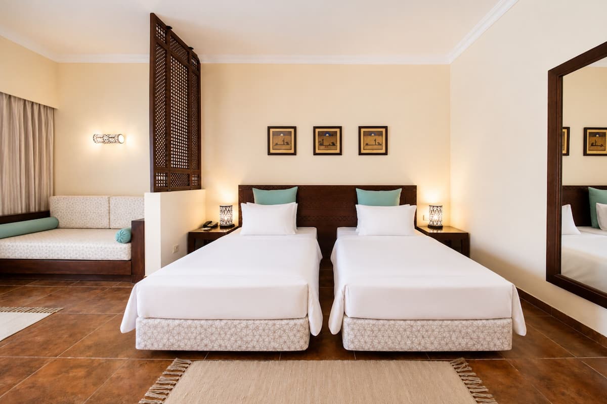 Minibar, in-room safe, soundproofing, bed sheets