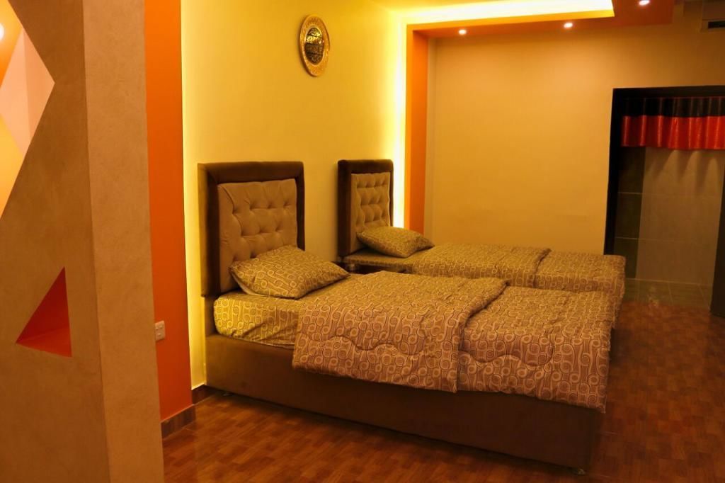 Premium bedding, individually decorated, blackout curtains, free WiFi