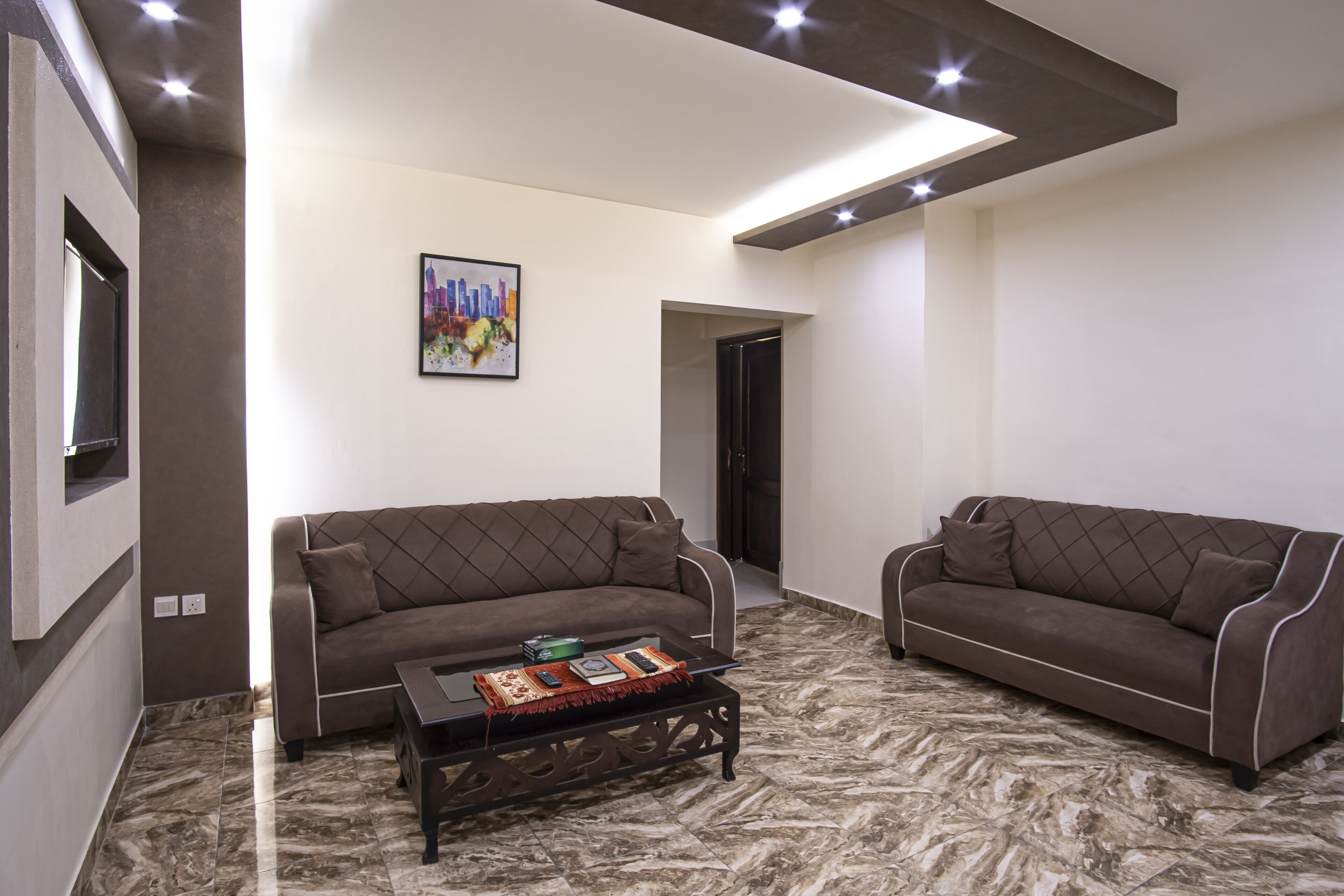 Studio | Living area | Flat-screen TV