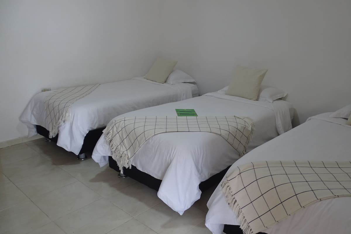 Basic Triple Room | Free WiFi