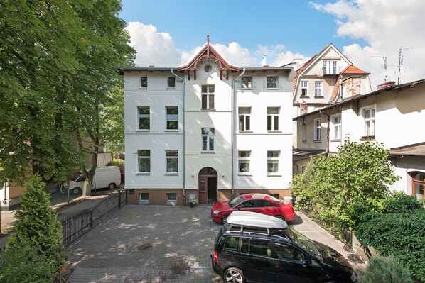 Front of property - Lion Apartments - Parkowa 33a (Sopot)