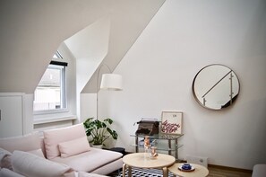 Deluxe Suite, 3 Bedrooms, Connecting Rooms, Mezzanine