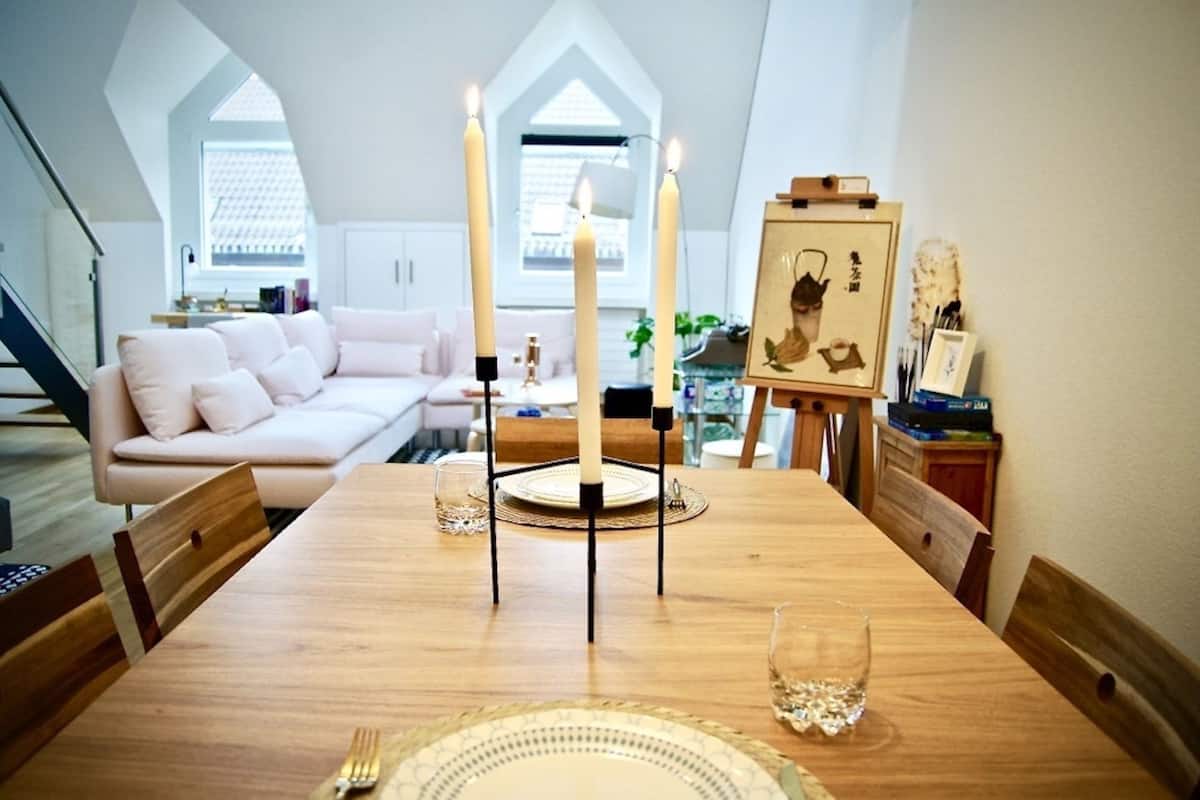 deluxe suite, 3 bedrooms, connecting rooms, mezzanine | room service – dining