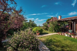 Garden - Bagbadem Tatil Ciftliği (Bozcaada)