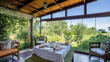 Desayuno completo incluido todos los días