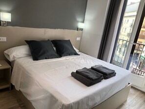 Quarto casal, sacada | Cofres nos quartos, quartos à prova de som
