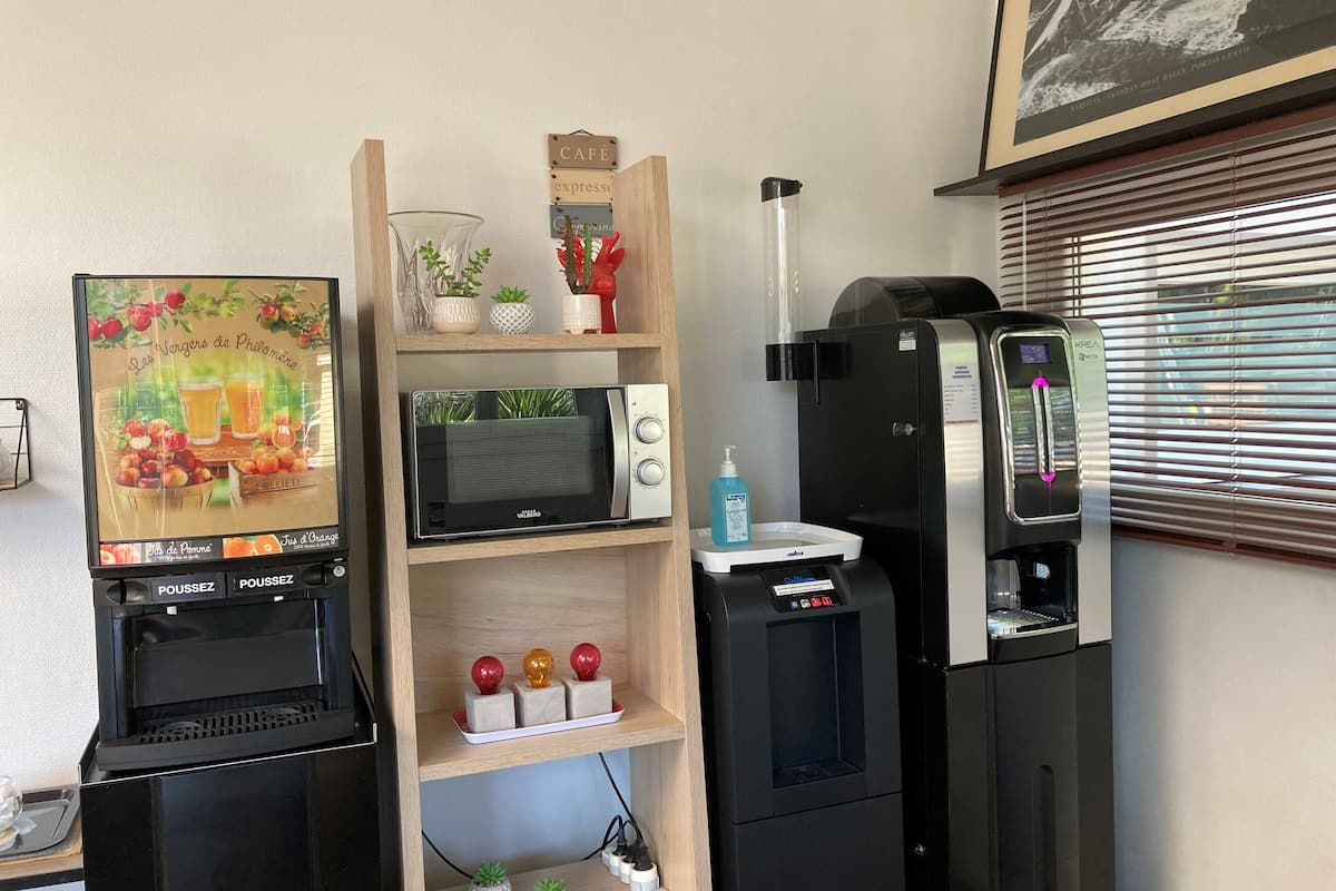 daily buffet breakfast (eur 10 per person)