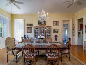Breakfast area