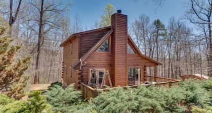 Horseshow Hideaway – Pet Friendly Cabin, 7 Minutes to TIEC