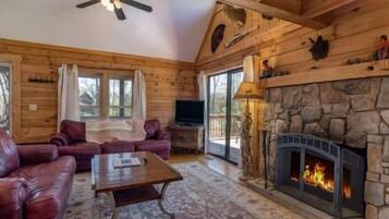 Comfort Cabin, 3 Bedrooms, Fireplace | 3 bedrooms, Egyptian cotton sheets, premium bedding, down comforters