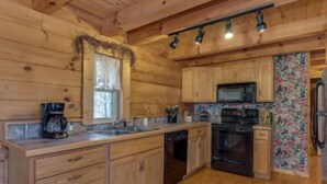 Comfort Cabin, 3 Bedrooms, Fireplace | Private kitchen - Horseshow Hideaway – Pet Friendly Cabin, 7 Minutes to TIEC (Rutherfordton)