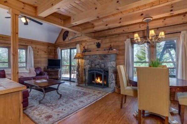 Comfort Cabin, 3 Bedrooms, Fireplace | Living room | 32-inch flat-screen TV with cable channels, TV, fireplace