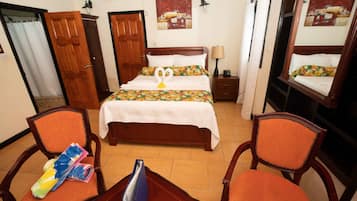 Standard Suite, Garden View (Lucian Home) | Soundproofing, iron/ironing board, free WiFi, bed sheets