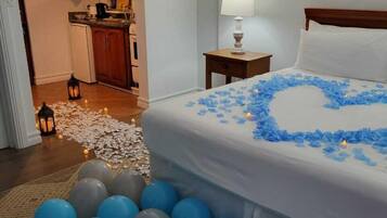 Rom – standard, utsikt mot høyde (Escape) | Lydisolert, strykejern/-brett, wi-fi (inkludert) og sengetøy