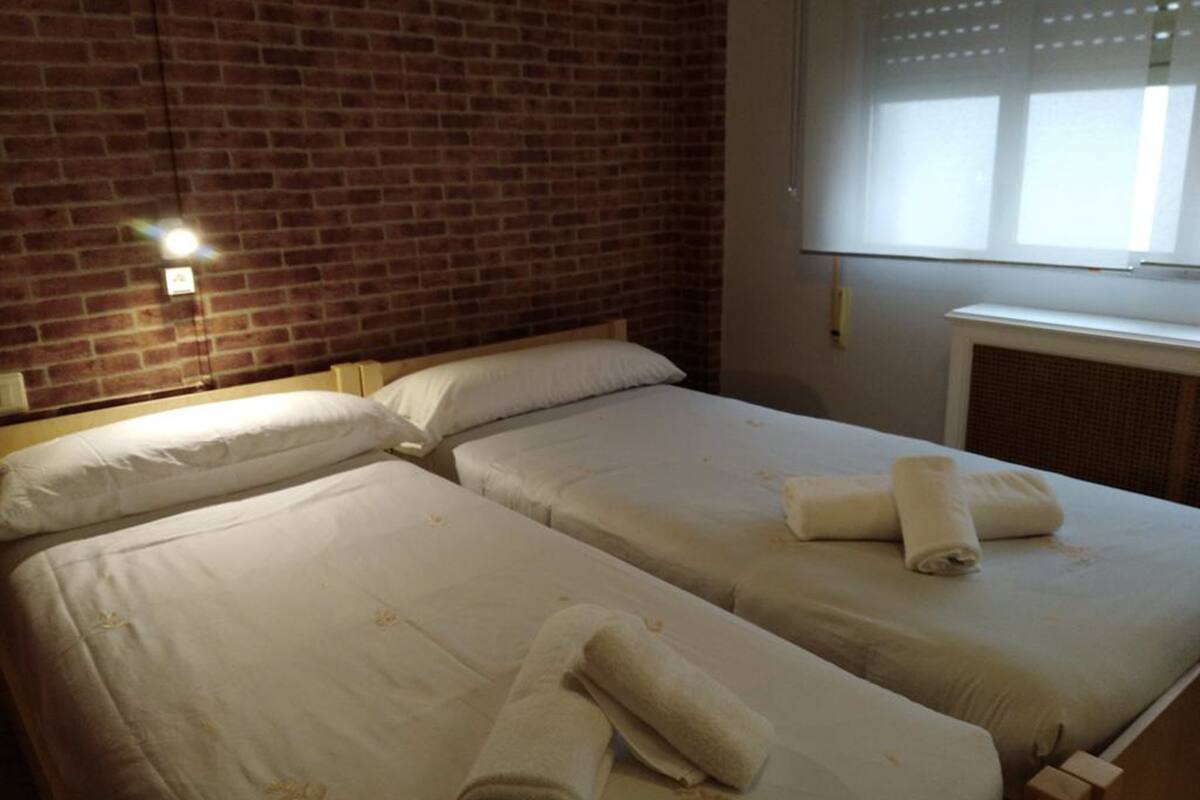 Single Room, Shared Bathroom