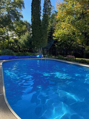 Sesongbasert utendørsbasseng