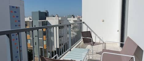 Appartement (2 Bedrooms) | Balcon