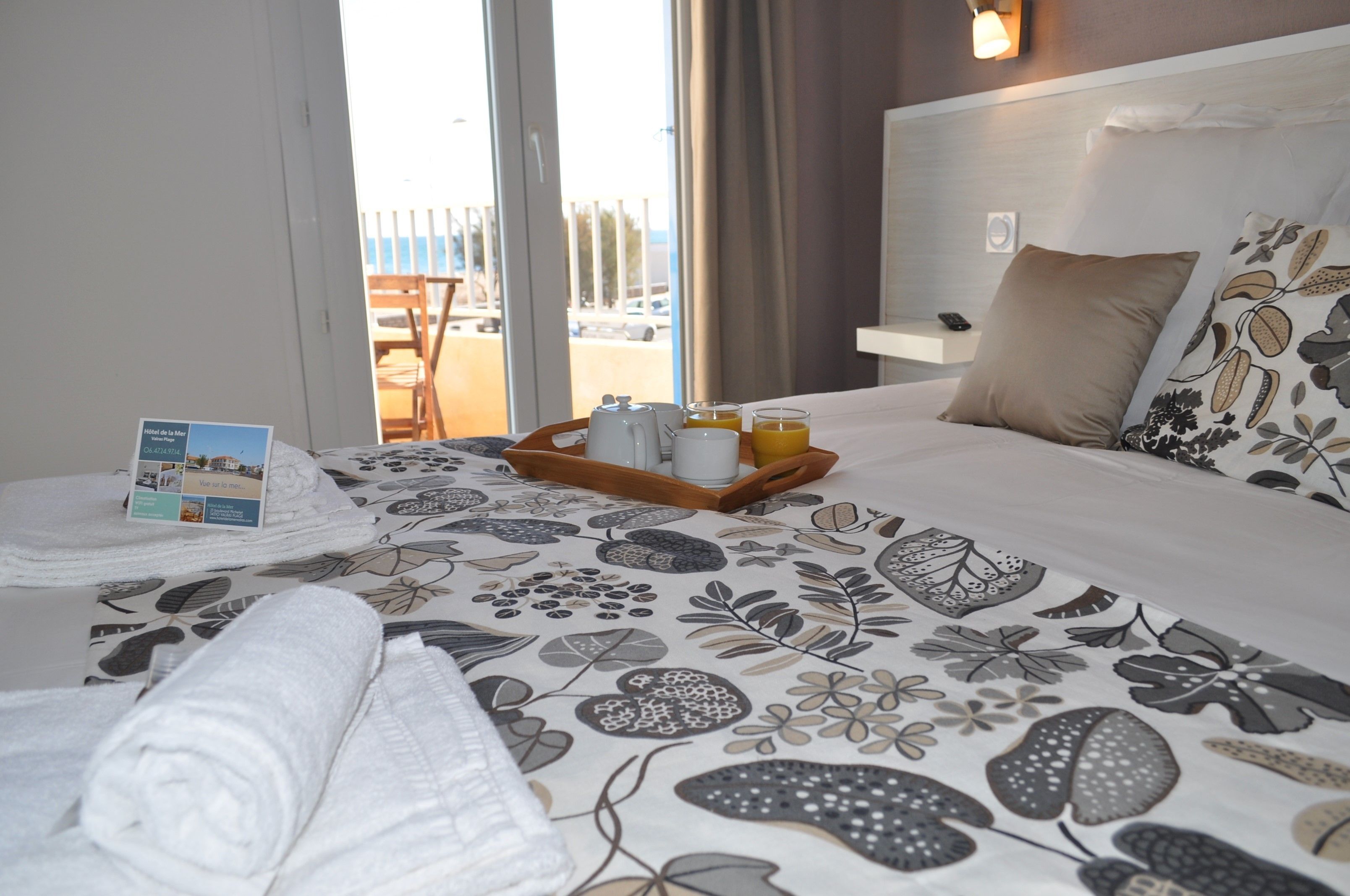 standard double room, partial sea view | iron/ironing board, free wifi, bed sheets