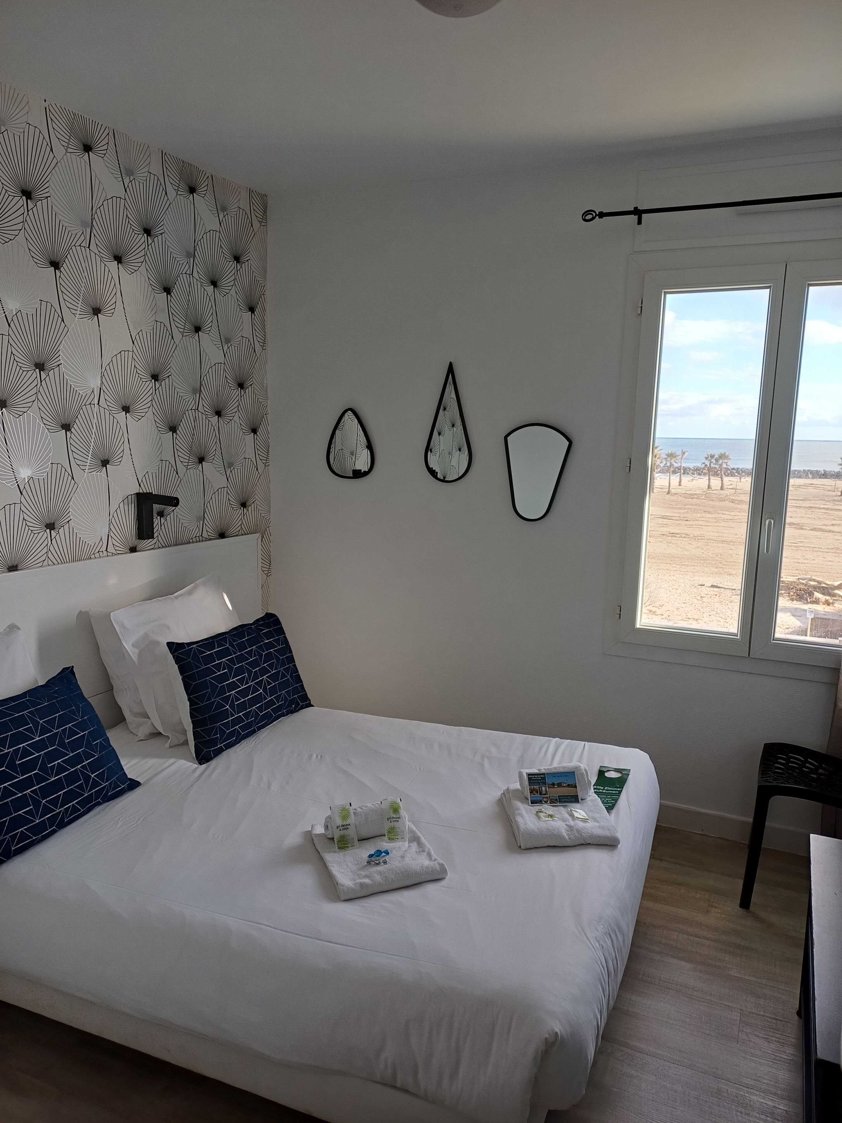 Family Room | Iron/ironing board (on request), WiFi (free), bed sheets