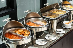 매일 뷔페 아��침 식사(1인당 THB 280)