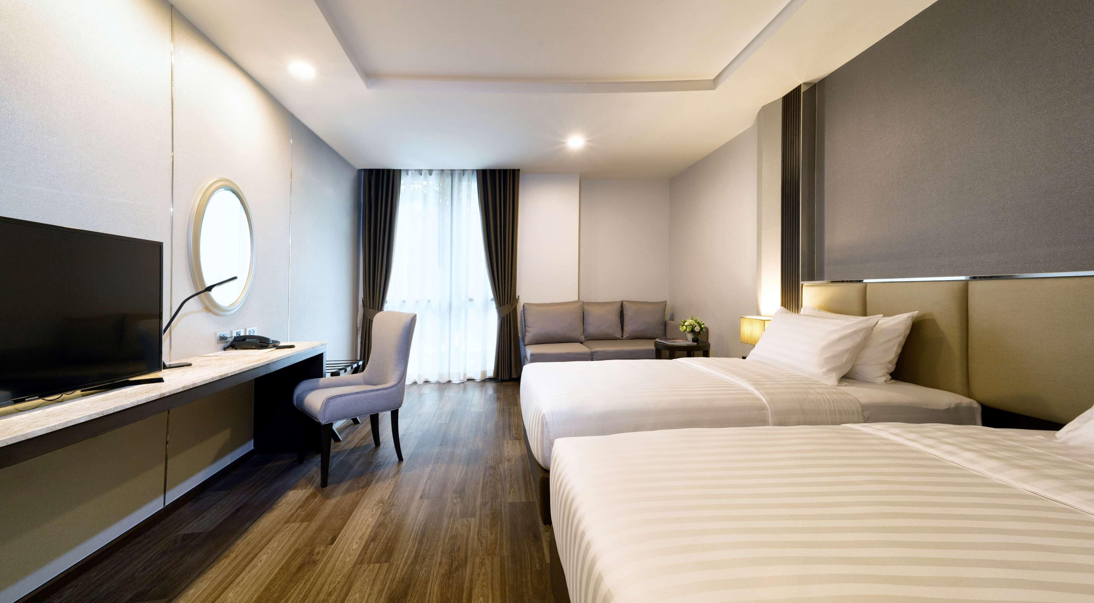 superior room, 2 single beds, non smoking | 1 bedroom, minibar, in-room safe, desk