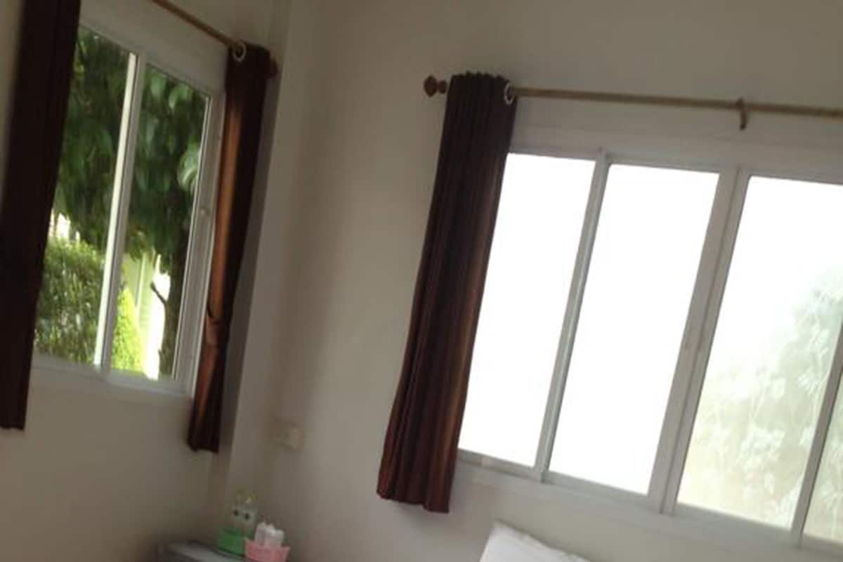 Habitación doble Deluxe | Escritorio, wifi gratis y ropa de cama