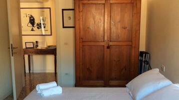 1 camera, ferro/asse da stiro, Wi-Fi, lenzuola